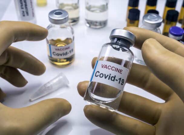 130 milhões podem receber vacina de Oxford em 2021