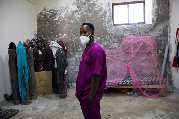 POSSIVELMENTE MAIS MORTAL: Coronavírus ressurge na África, e médicos acham que o pior está por vir.
