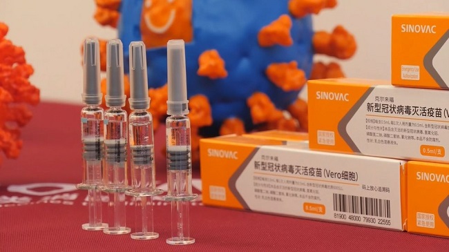 Testar positivo para covid-19 após receber vacina não se trata de reação adversa, explica secretário da Saúde da PB
