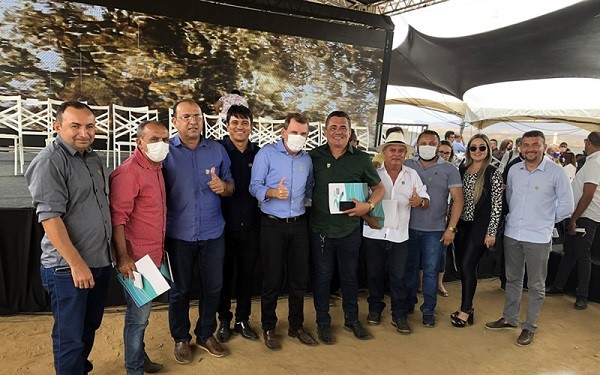 Prefeito Chico Mendes e vereadores prestigiam inauguração do trecho da transposição no município de São José de Piranhas