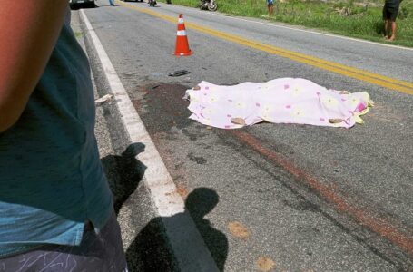 RODOVIA DA MORTE : Colisão entre carro e moto deixa uma vítima fatal outra ferida  em Itaporanga
