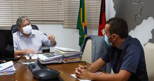 Prefeito de Serra Grande declara apoio à reeleição do governador da PB