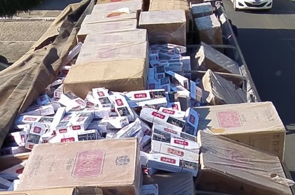 Policia Rodoviária Federal apreende carga de cigarros contrabandeados no Sertão da PB