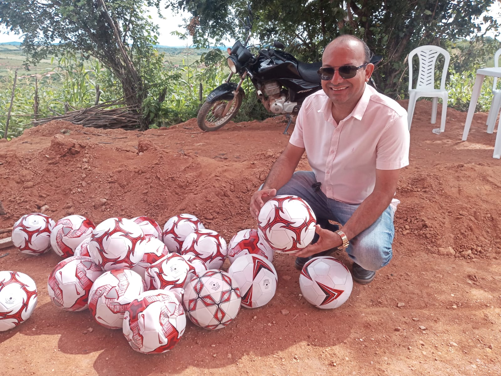 Destaque no Vale do Piancó, prefeito de Caiana dar exemplo de