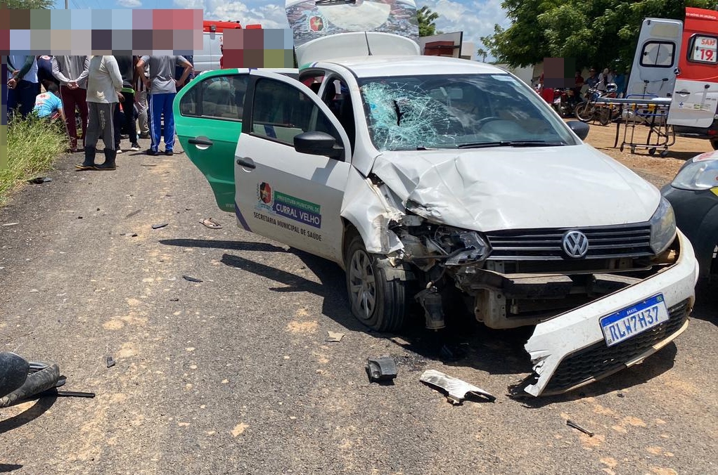 Acidente com carro da Prefeitura do Vale do Piancó deixa homem ferido em Itaporanga