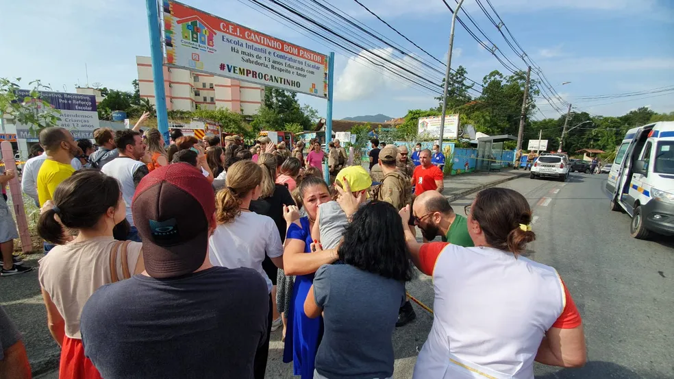 CRUELDADE: Quatro crianças são mortas em ataque a creche em Blumenau; homem foi preso