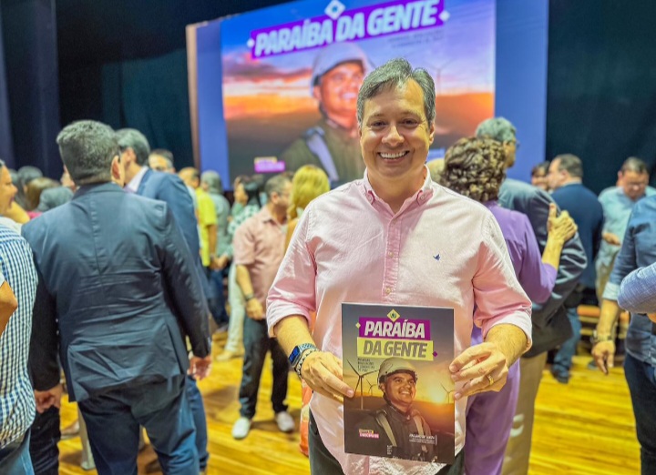 Júnior Araújo celebra anúncio de investimento de R$ 888 Milhões em obras estaduais no mês de janeiro na Paraíba