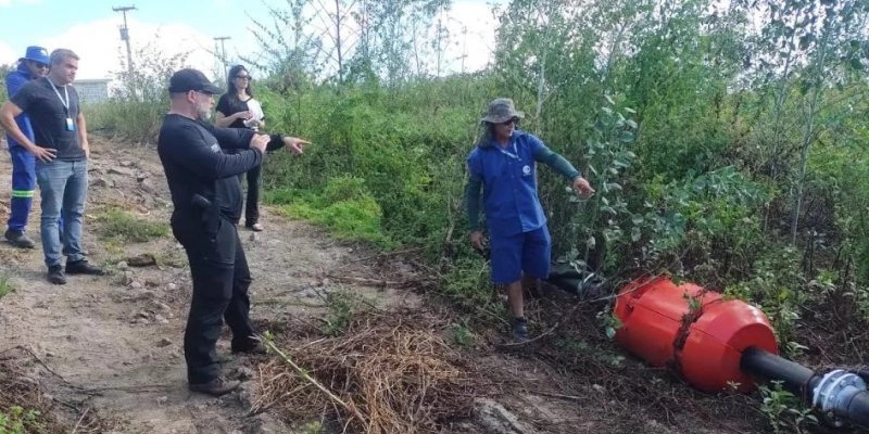 Ataque de vândalos em adutora deixa mais de 15 mil pessoas sem água, na Paraíba