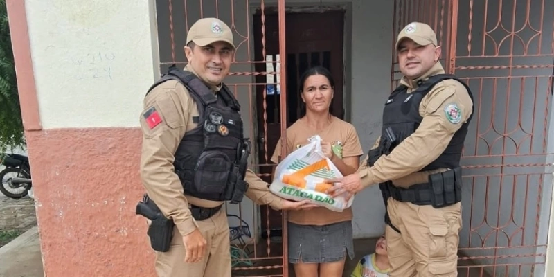 Polícia Militar realiza entrega de donativos natalinos em municípios do Vale do Piancó