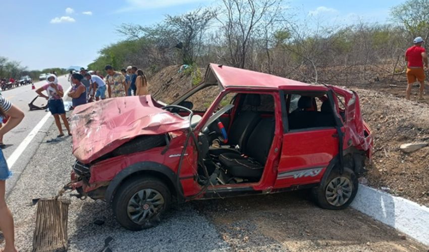 Acidente entre Paulista e Pombal deixa duas pessoas mortas e um bebê ferido no sertão paraibano