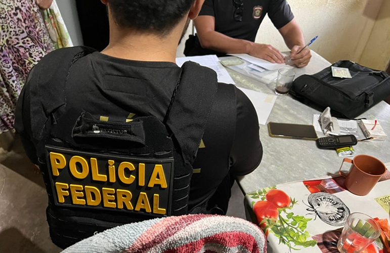 Polícia Federal cumpre mandado em cidades do Sertão contra abuso sexual infantojuvenil