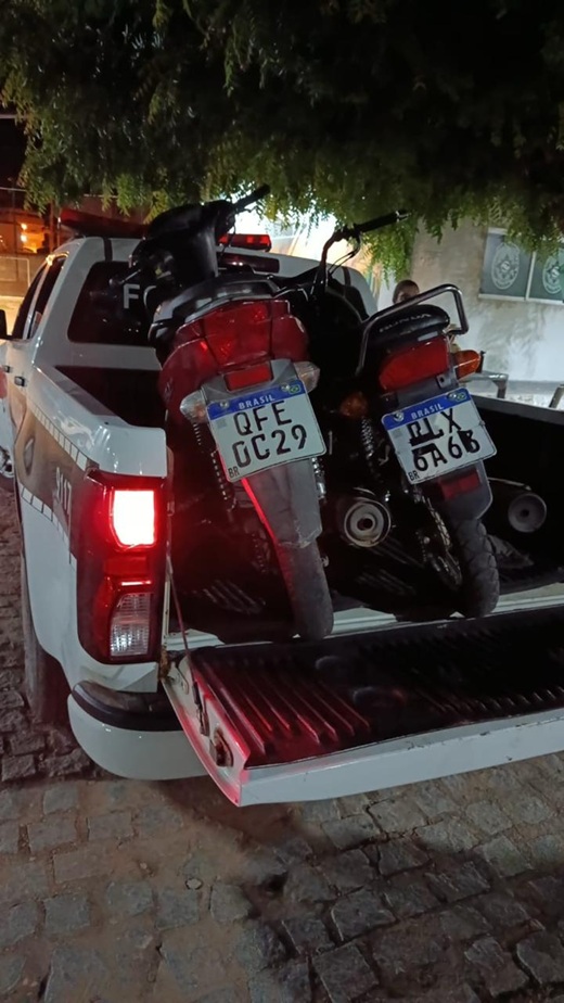 POLÍCIA MILITAR RECUPERA MOTOCICLETA ROUBADA E APREENDE VEÍCULO COM PLACA ADULTERADA EM ITAPORANGA-PB.
