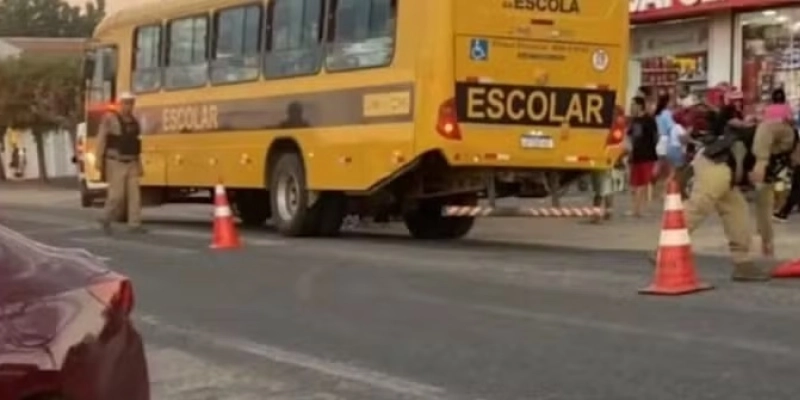 Criança fica ferida após ser atropelada por motociclista, em Patos