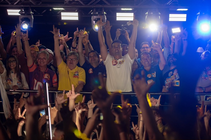 Murilo Galdino participa de carreata e comício em Teixeira ao lado de Lucas, Nabor, João Azevêdo e lideranças